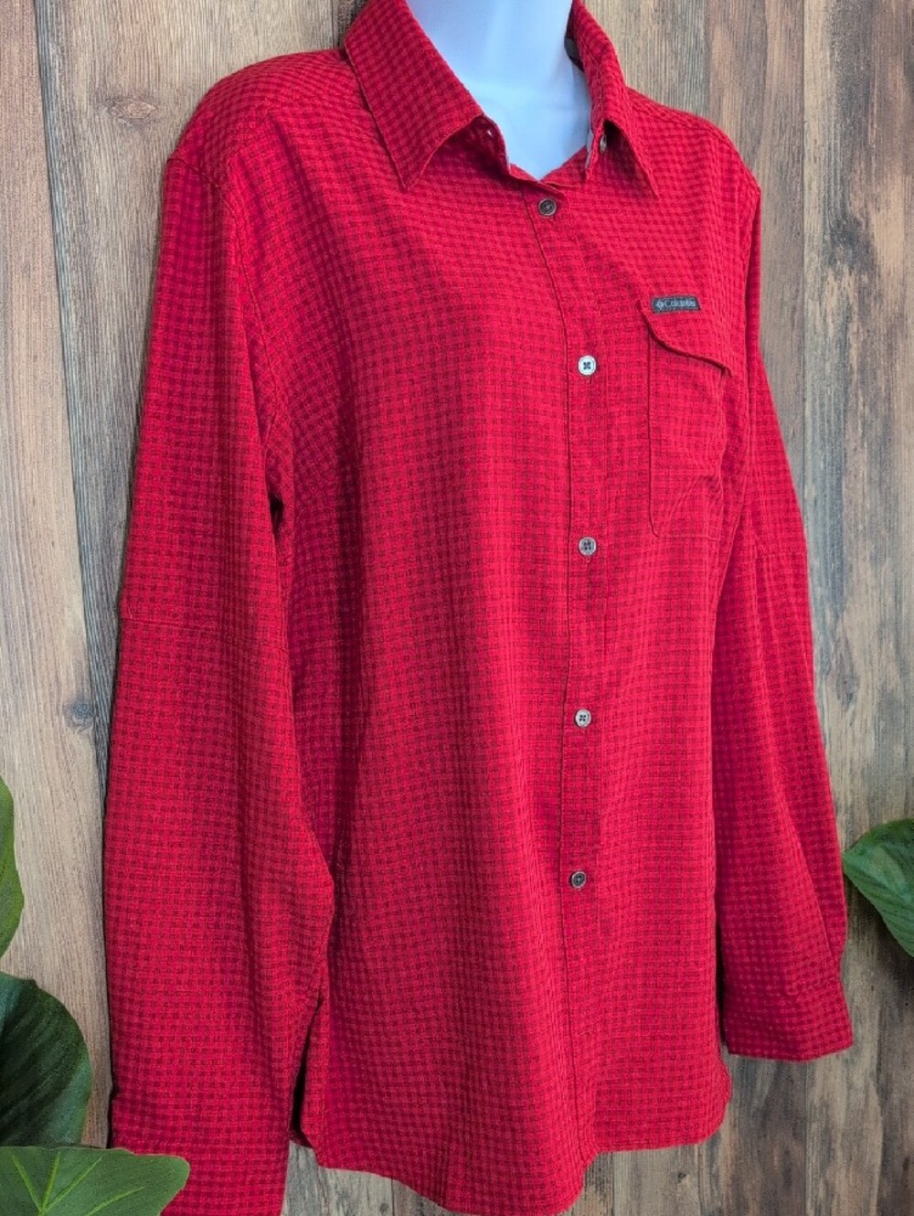 Columbia Red Checkered Lightweight Button-Down Shirt XL W310